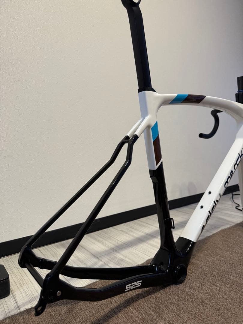 eddy merckx 525 AG2Rカラー Mサイズ