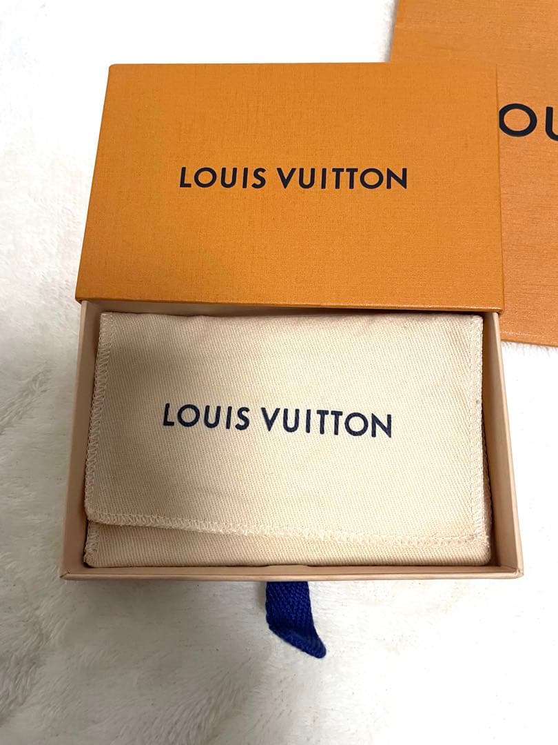 ルイヴィトン　キーリング　キーホルダー　パンダ