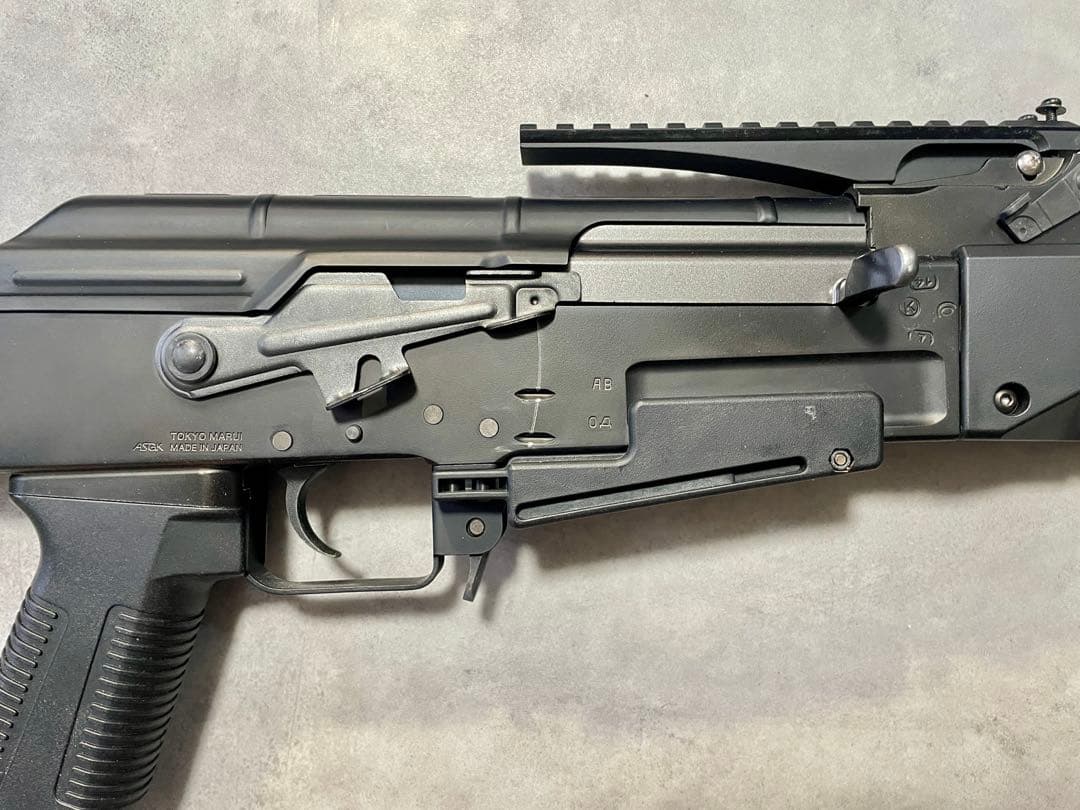 AK STORM 次世代電動ガン（ブラック）