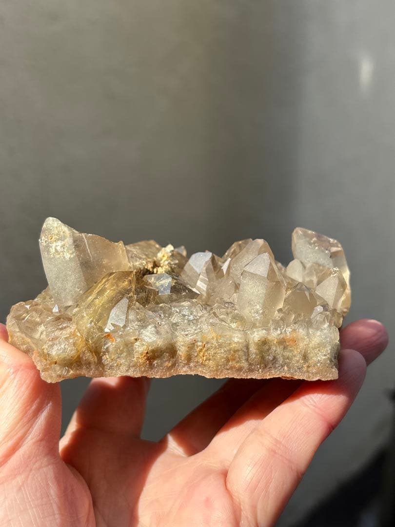 ゴールドルチルクォーツ　クラスター　346g ライトスモーキー　全体ルチルあり