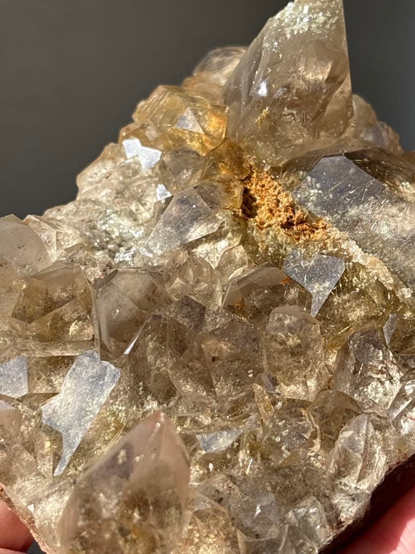 ゴールドルチルクォーツ　クラスター　346g ライトスモーキー　全体ルチルあり