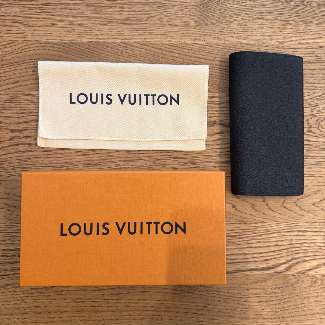VUITTON ポルトフォイユ・ブラザ