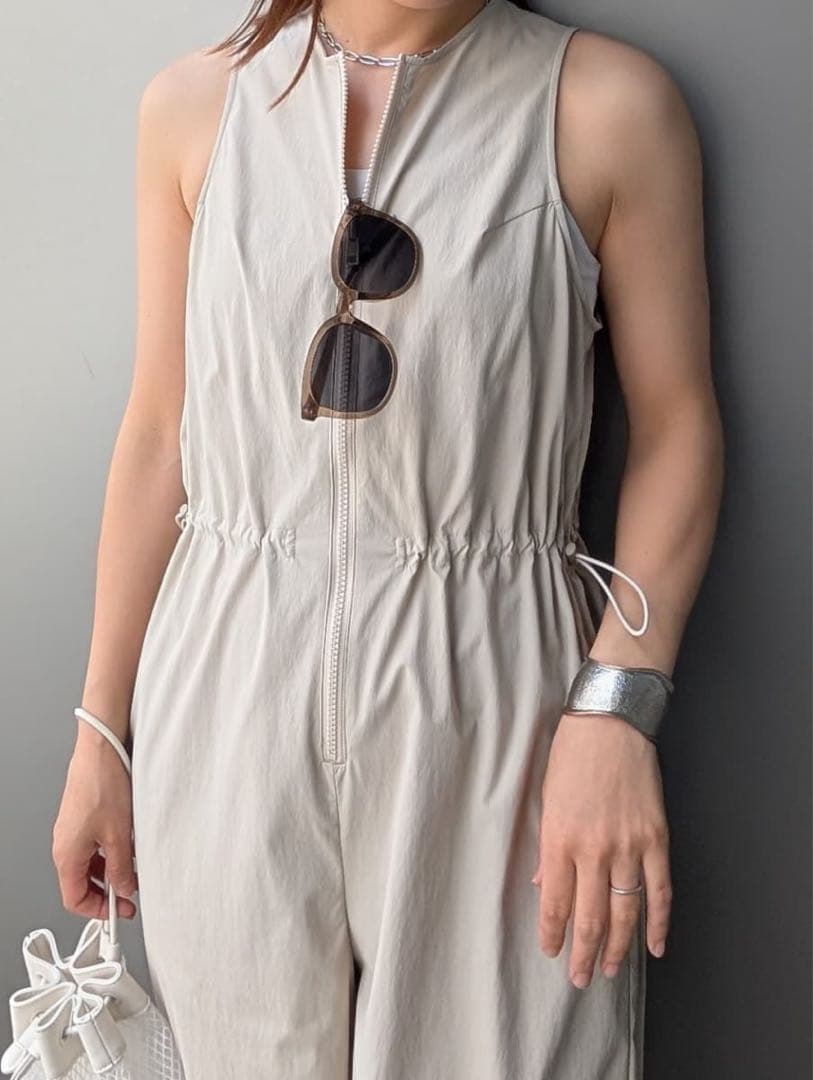 《新品タグ付き》ミラオーウェン 撥水ドロストナイロンサロペット