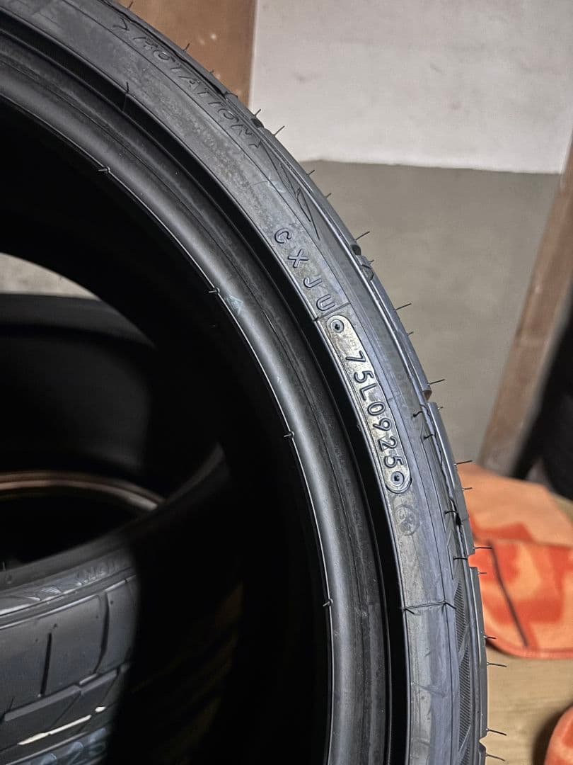 NITTO NT555 G2 サマータイヤ 275/30 R20　2本のみ！