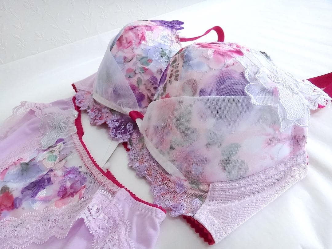 ワコール ルジェ　ブラジャーF70 & ショーツM　ピンクラメ花柄刺繍