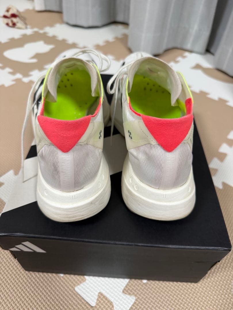 アディオスプロ4 28.0 白×黒