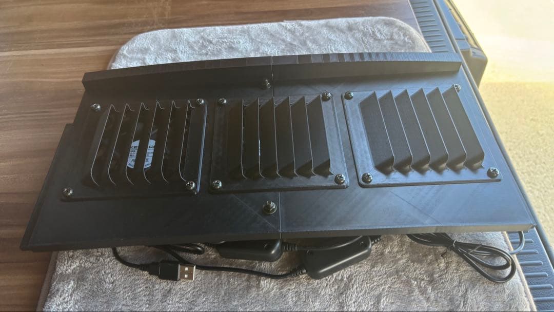 ハイエース 換気扇 ４型 USBファン 3連 パネル 小窓 ABS製 助手席側