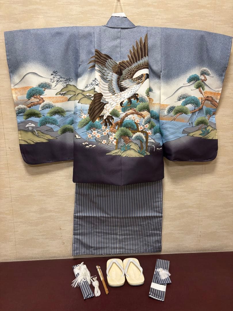 七五三　5歳男の子　着物・袴セット　グレーと紫系　鷹　松竹梅　日本製　新品