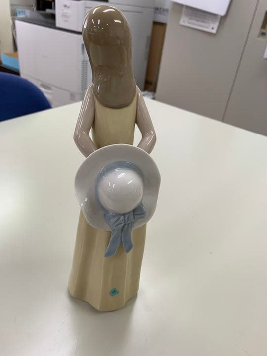 リヤドロ　5006 お気づかいなく　若草色の少女