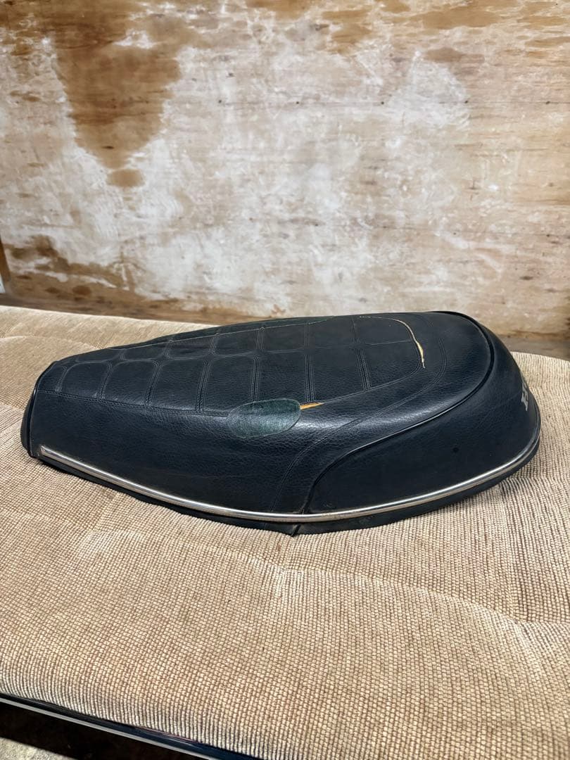 HONDA シャリー前期バイクシート 説明書自賠責証明書ホルダー付き