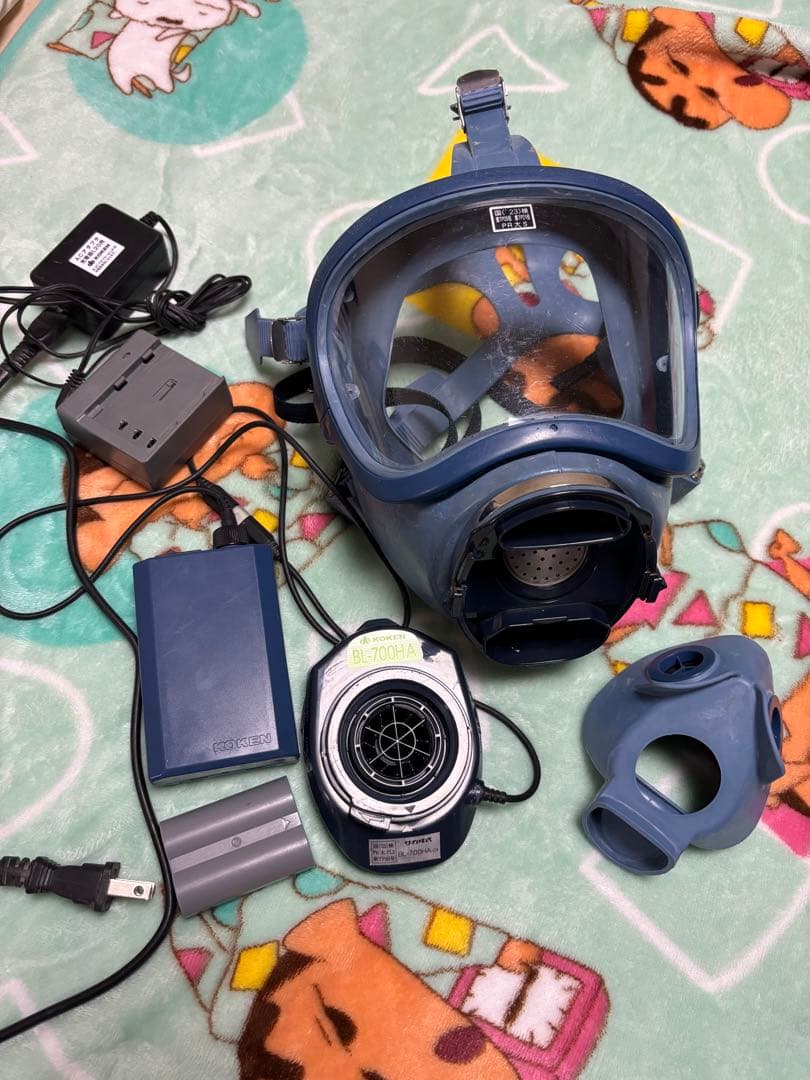 ポリエステル　　　 興研全面マスクBL-700