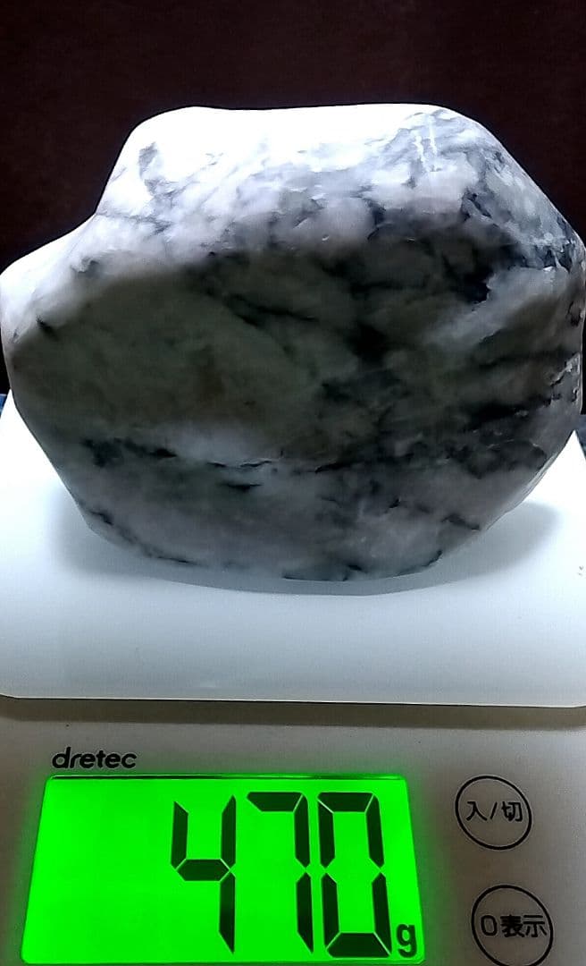 ★翡翠原石★糸魚川硬玉【横川・転石磨き470ｇ】