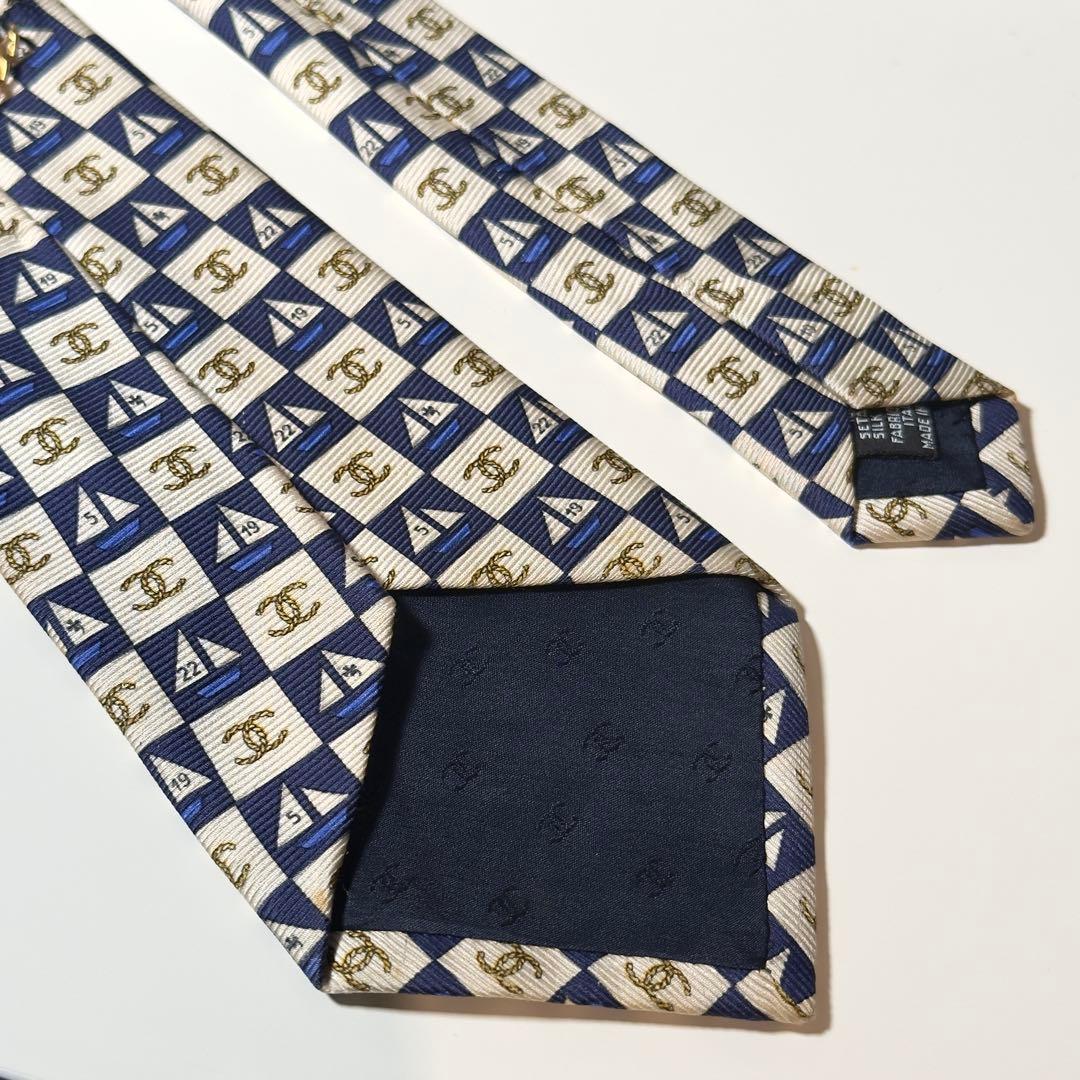 【美品】 CHANEL シャネル ココマーク 総柄 ホワイト系 ネクタイ