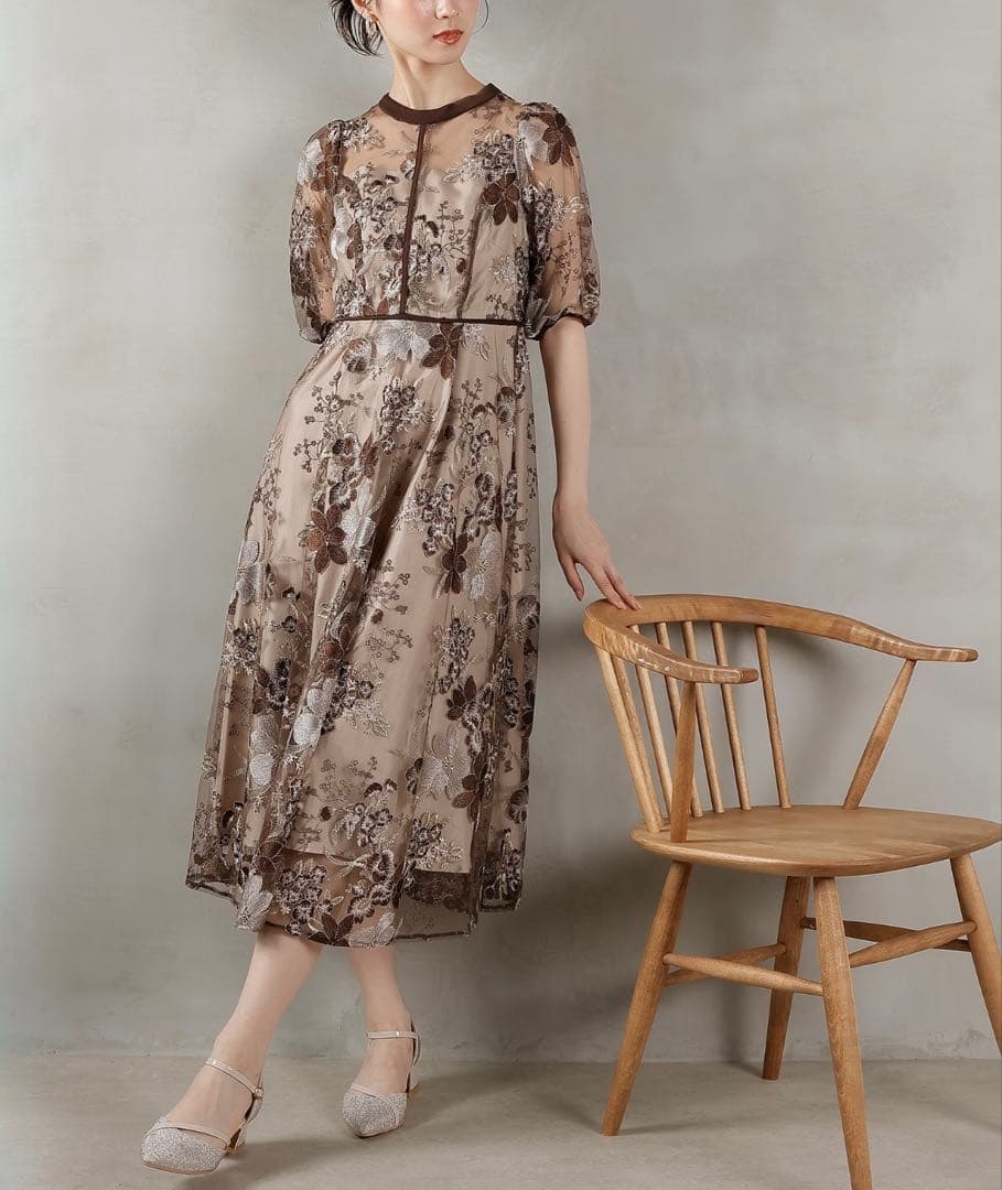 kanaシック フラワー刺繍 パーティードレス ブラウン Sサイズ