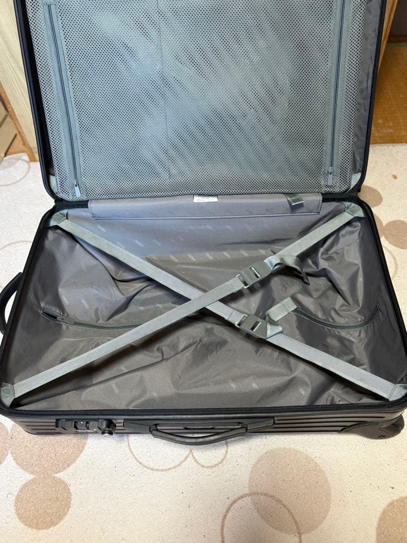 りょうページ　RIMOWA 大型ブラックキャリーケース TSAロック付き