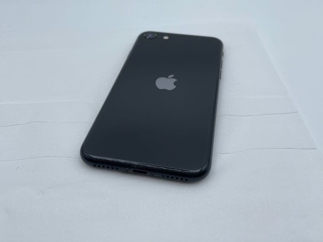 L*y様 iPhone SE (第2世代) ブラック 128GB SIMフリー