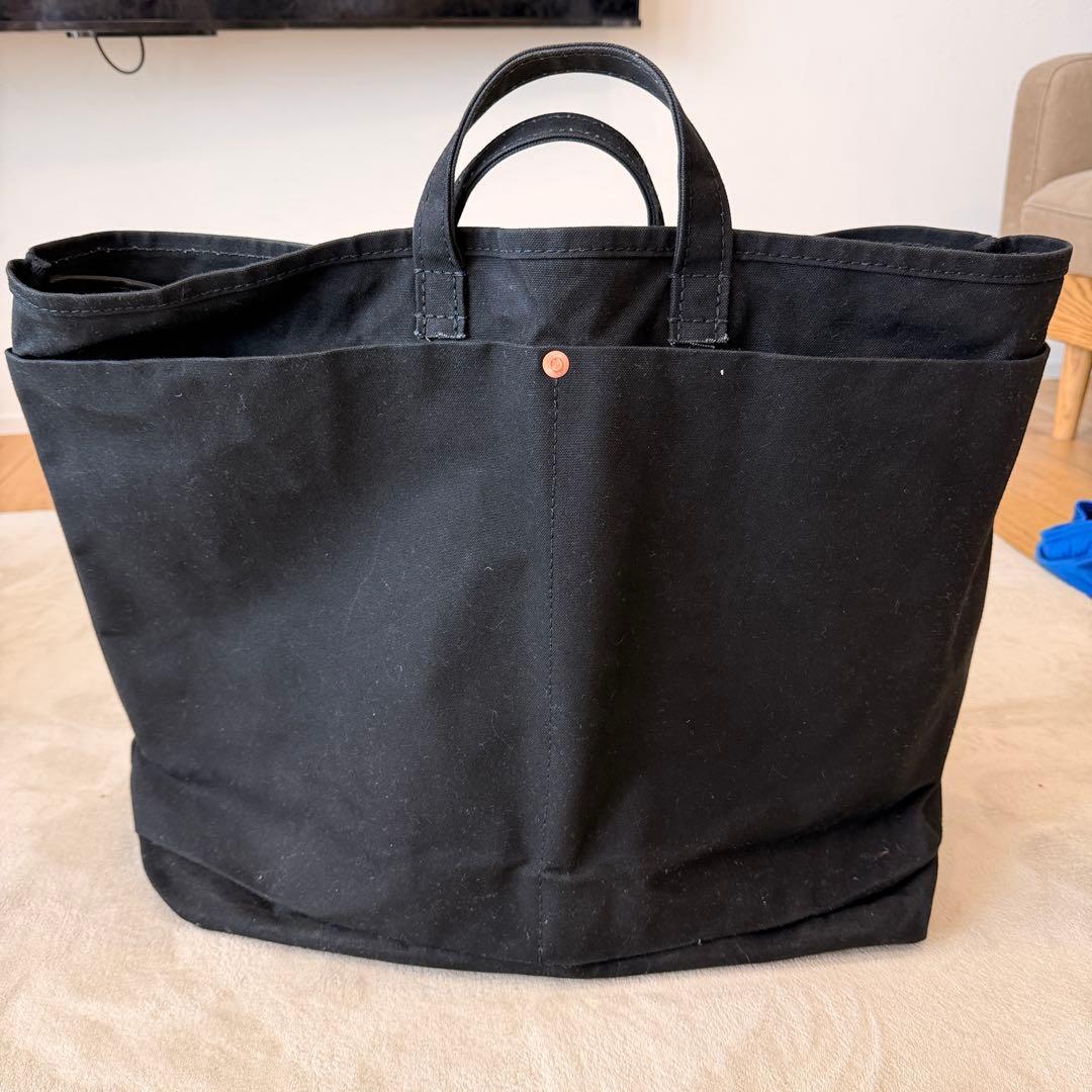 【美品】This is a(n) Base Tote L 黒