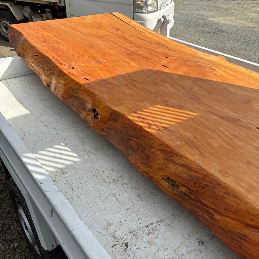 一枚板　無垢材 ダイニングテーブル 約200cm x 90cm トチノキ