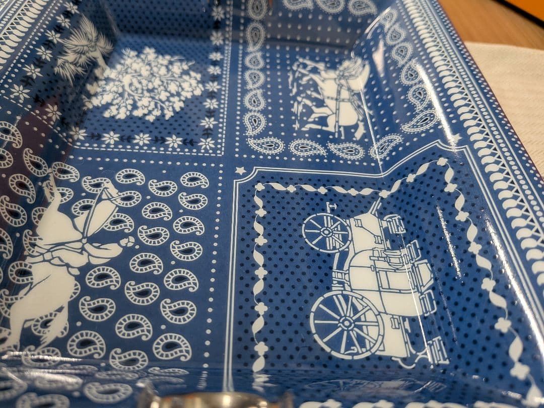 HERMES カレ55 ECURIES PARISIENNES パリの厩舎 灰皿