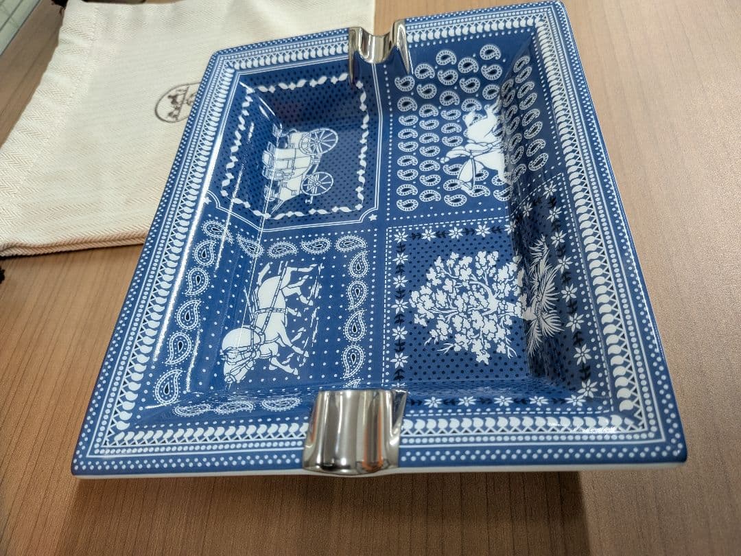 HERMES カレ55 ECURIES PARISIENNES パリの厩舎 灰皿