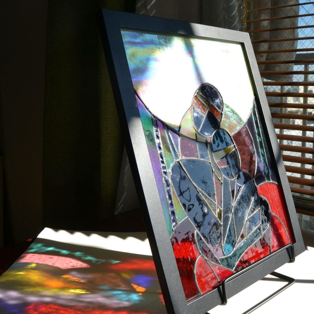 ステンドグラスアート 多色 抽象人物