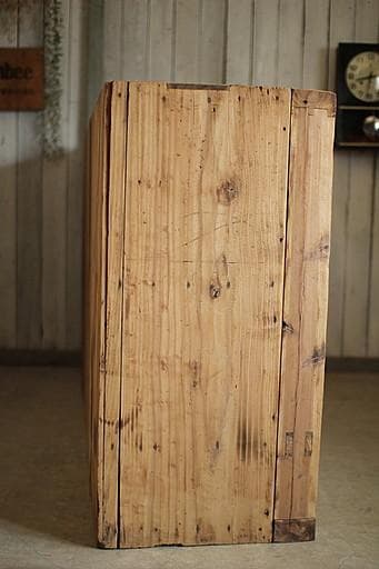 味のある大きな木枠のガラス戸棚　引き出し4杯