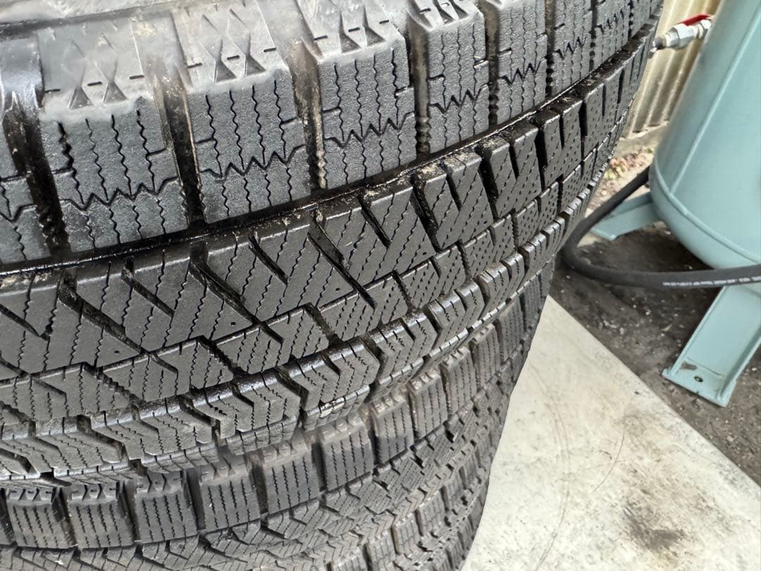 ⭐︎バリ溝⭐︎ 205/60R16 ブリヂストン　VRX2 4本2022年製造