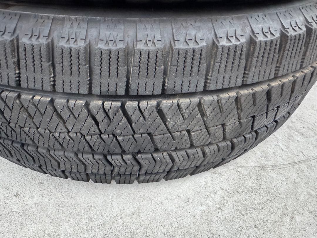 ⭐︎バリ溝⭐︎ 205/60R16 ブリヂストン　VRX2 4本2022年製造