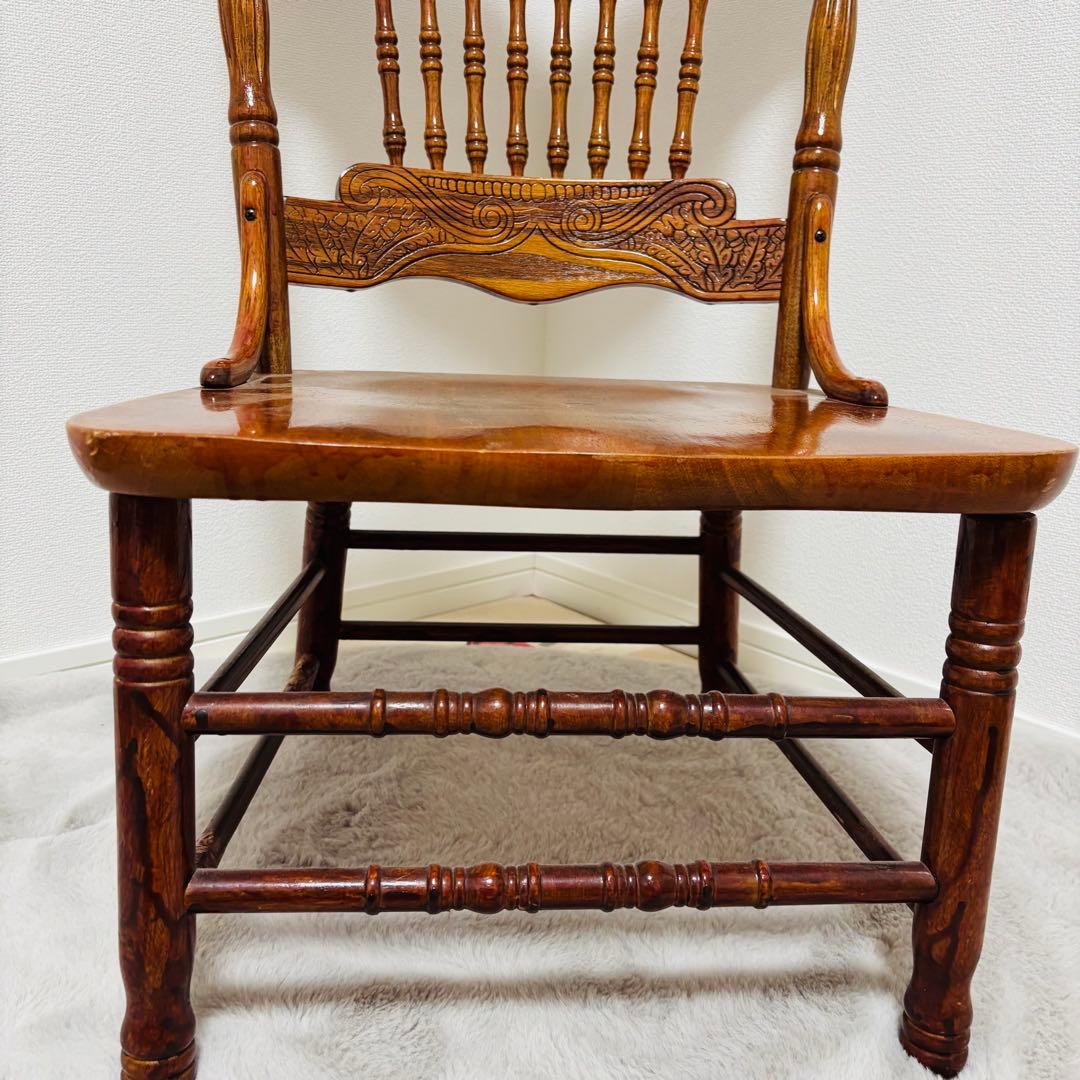 シンリー Shin Lee　椅子　ダイニング　彫刻 オーク材　ウィンザーチェア