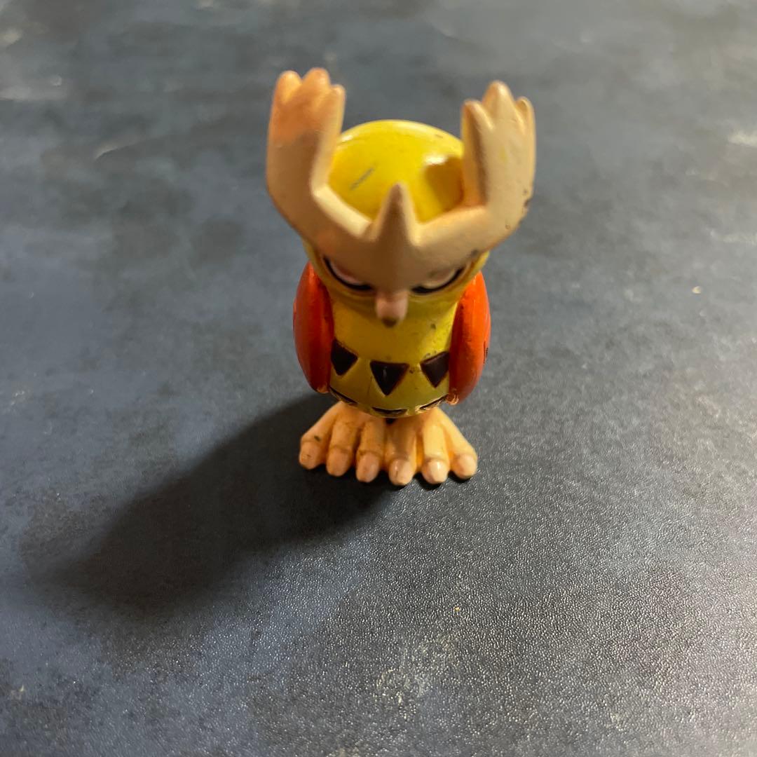 ヨルノズク　色違い　モンコレ 傷あり