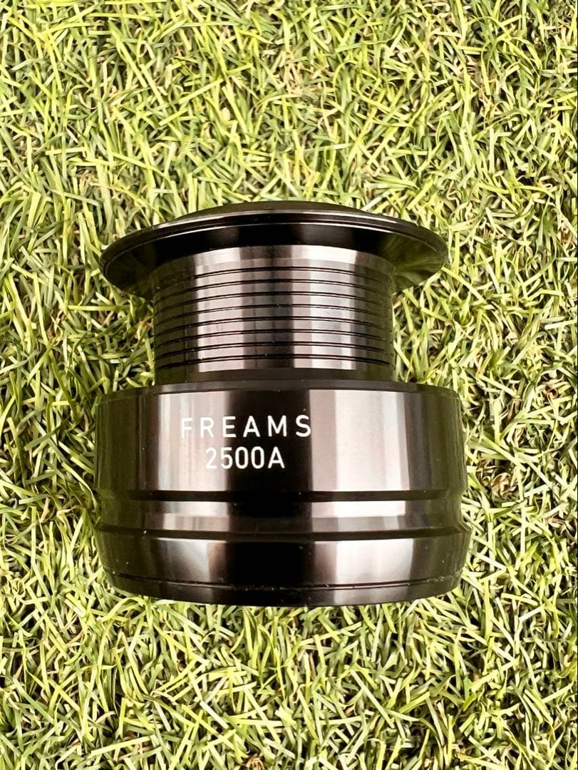 11 FREAMS 2500 レアスプール付き フリームス