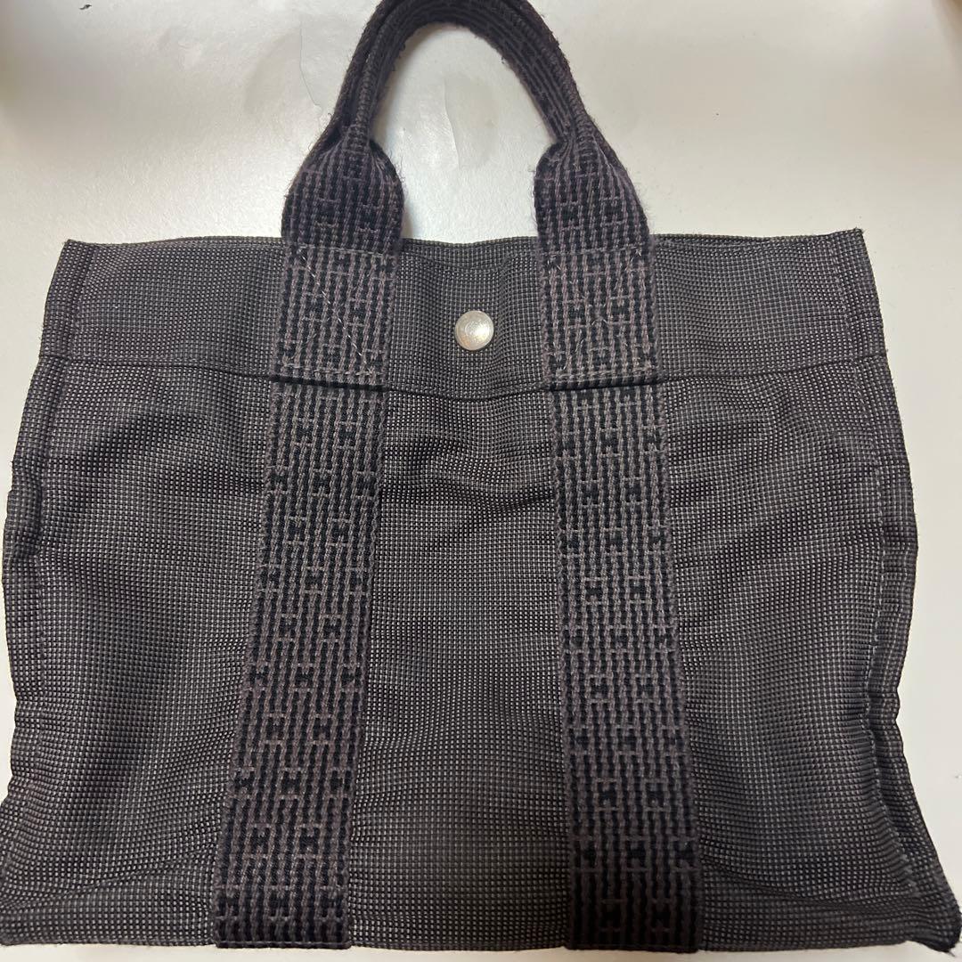 ナイロントートバッグ 黒 シンプル