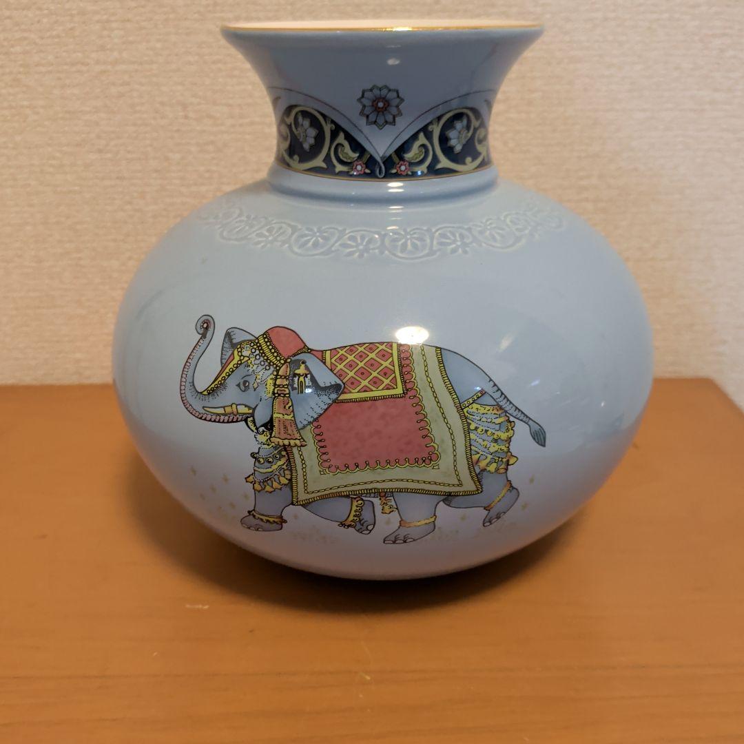  Blue Elephant 花瓶