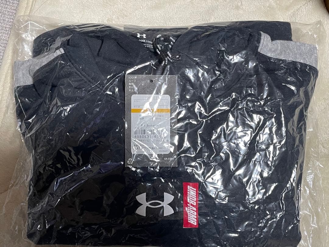 未使用・タグ付 アンダーアーマーSMサイズ プルオーバー フィッティド計2着
