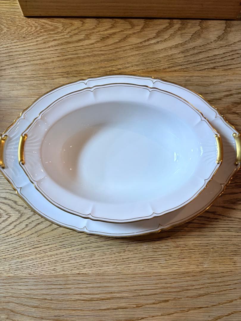 大倉陶園のホワイトマスターピース 20cm x 30cm