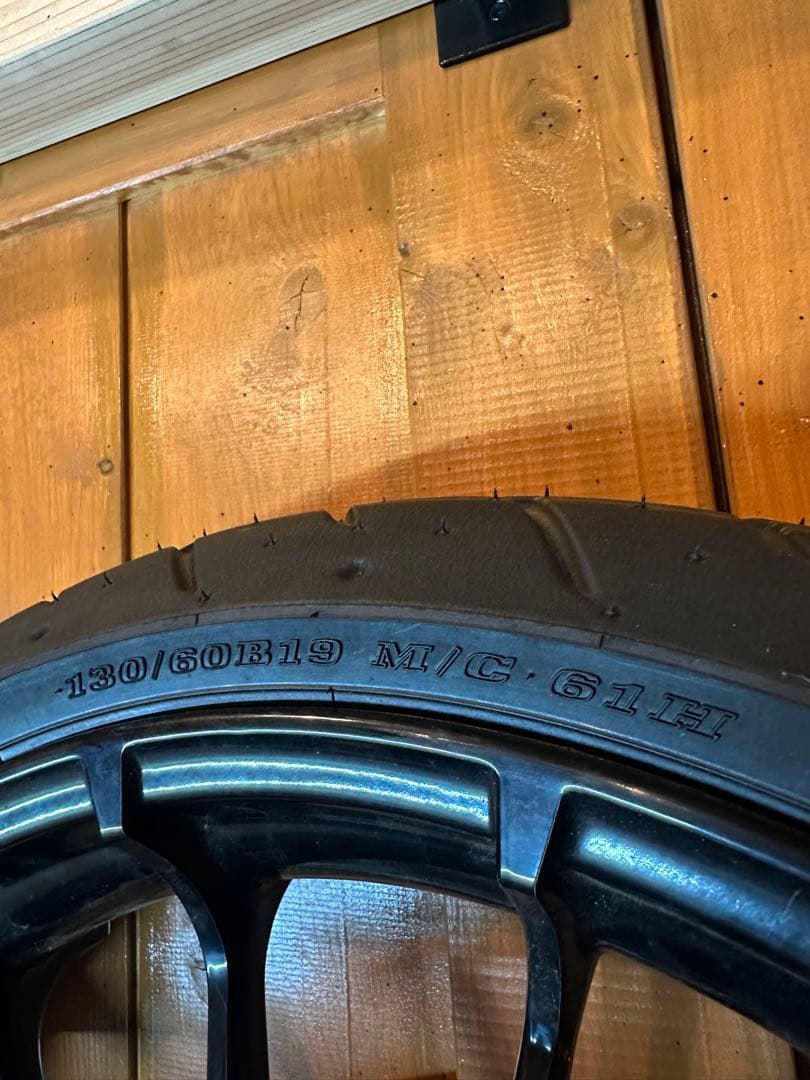 2019FLHXS(ストリートグライドスペシャル)前輪タイヤホイール