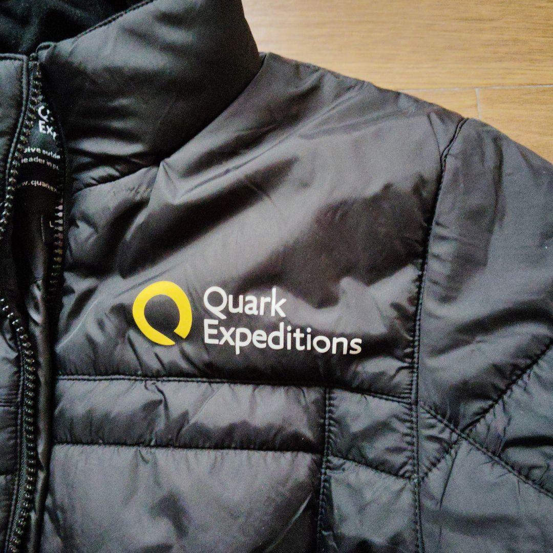 パルカ　（2025年2月5、7日　南極上陸時に着用） &　ボトル