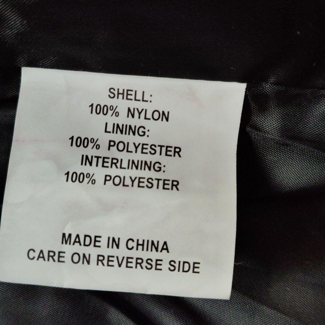 パルカ　（2025年2月5、7日　南極上陸時に着用） &　ボトル