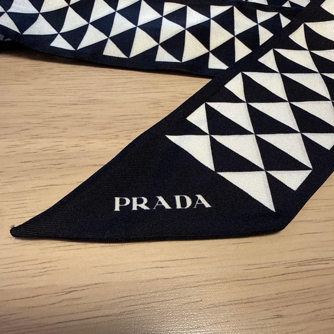 PRADA プラダ　トライアングル プリント シルク リボンスカーフ　黒