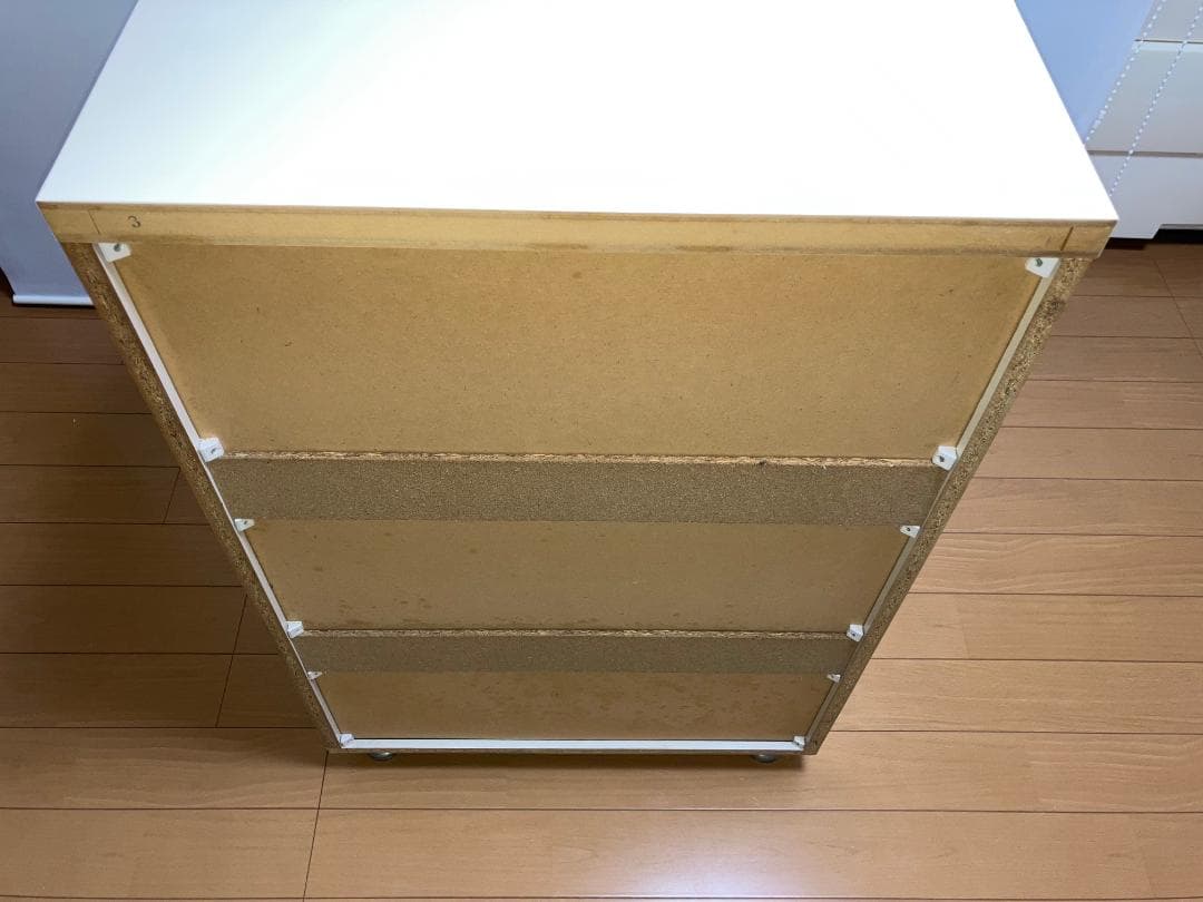 ホワイト鏡面チェスト取手付き 5段 幅60cm高さ90㎝/タンス