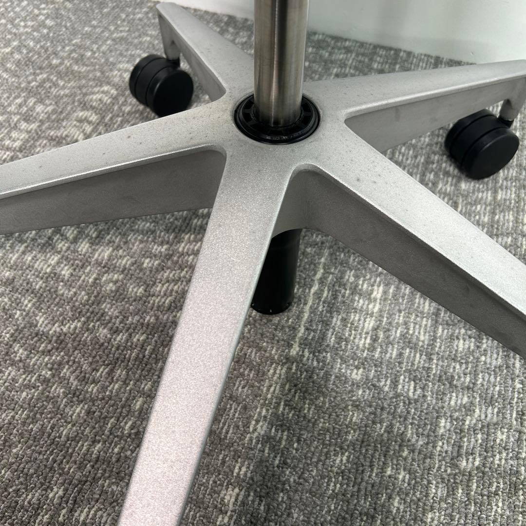 ぱぱさん　Herman millerハーマンミラーSetu（セトゥ）チェア