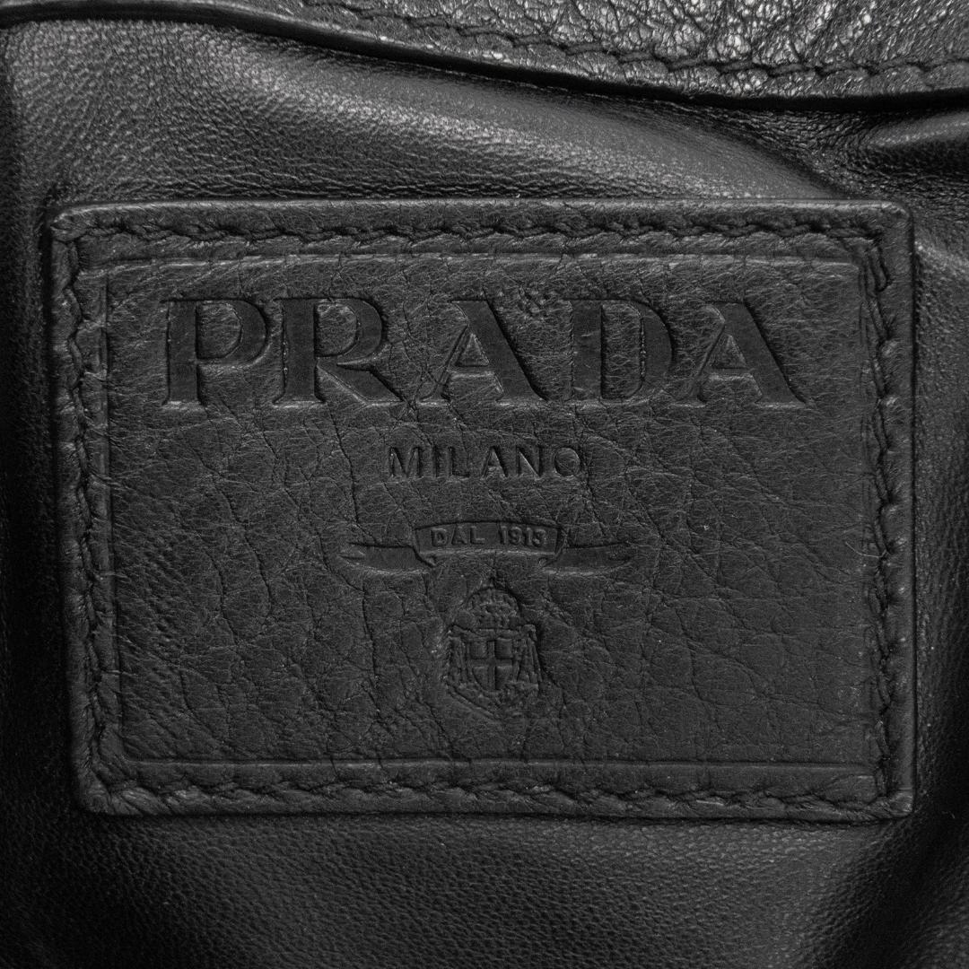 本物 プラダ ショルダーバッグ メンズ レディース 黒 斜め掛け 本革 レザー