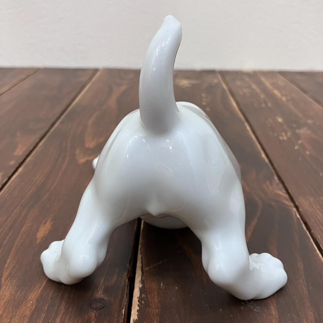 リヤドロ　LLADRO　むじゃきなビーグル　おしりを立てて　陶器　置物