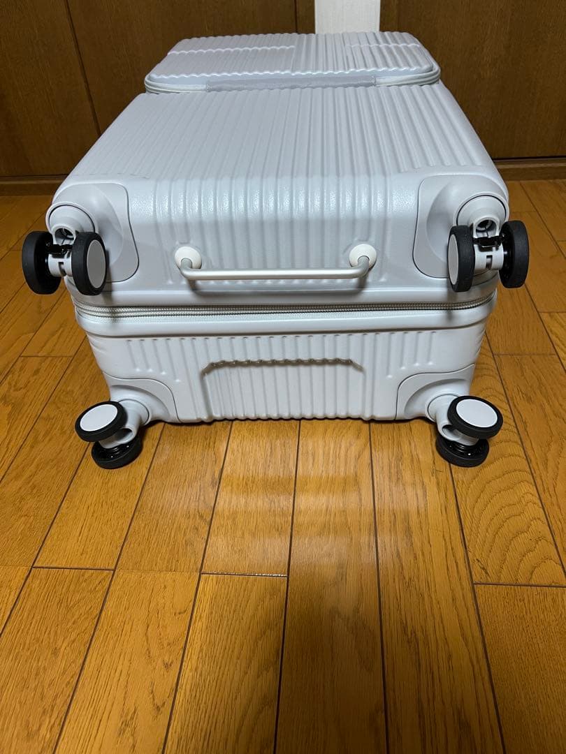 innovator スーツケース　INV60 Stone 62L Middle