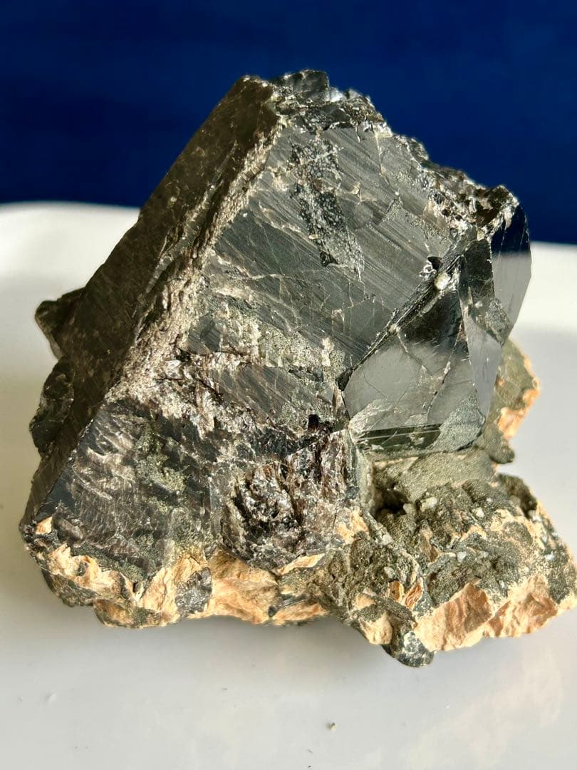 【超特大830g】強力な魔除けの石！ モリオン（黒水晶）クラスター/原石 鑑賞石