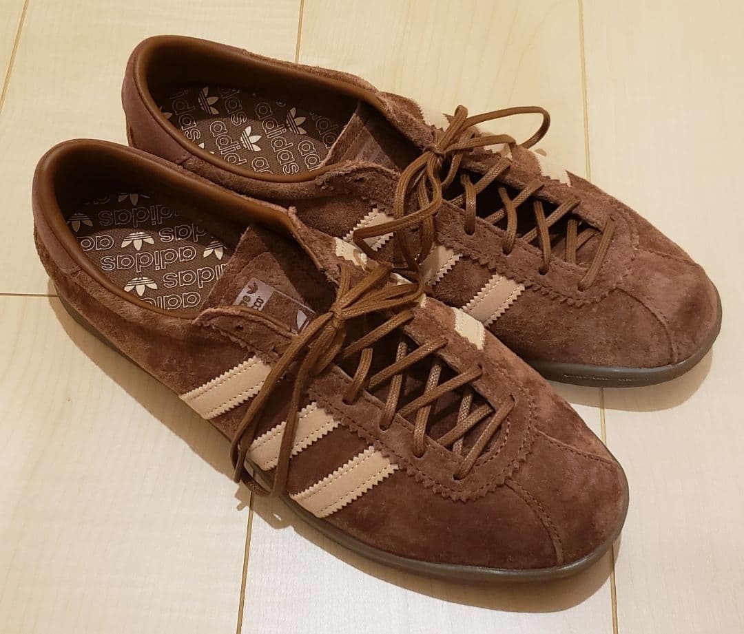 フリースストア別注アディダスタバコ　箱あり