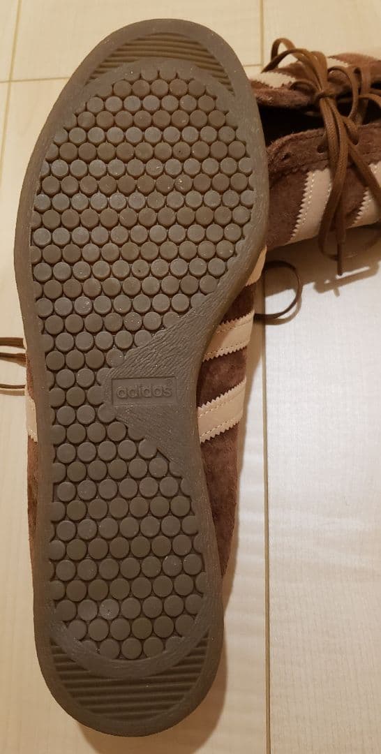 フリースストア別注アディダスタバコ　箱あり