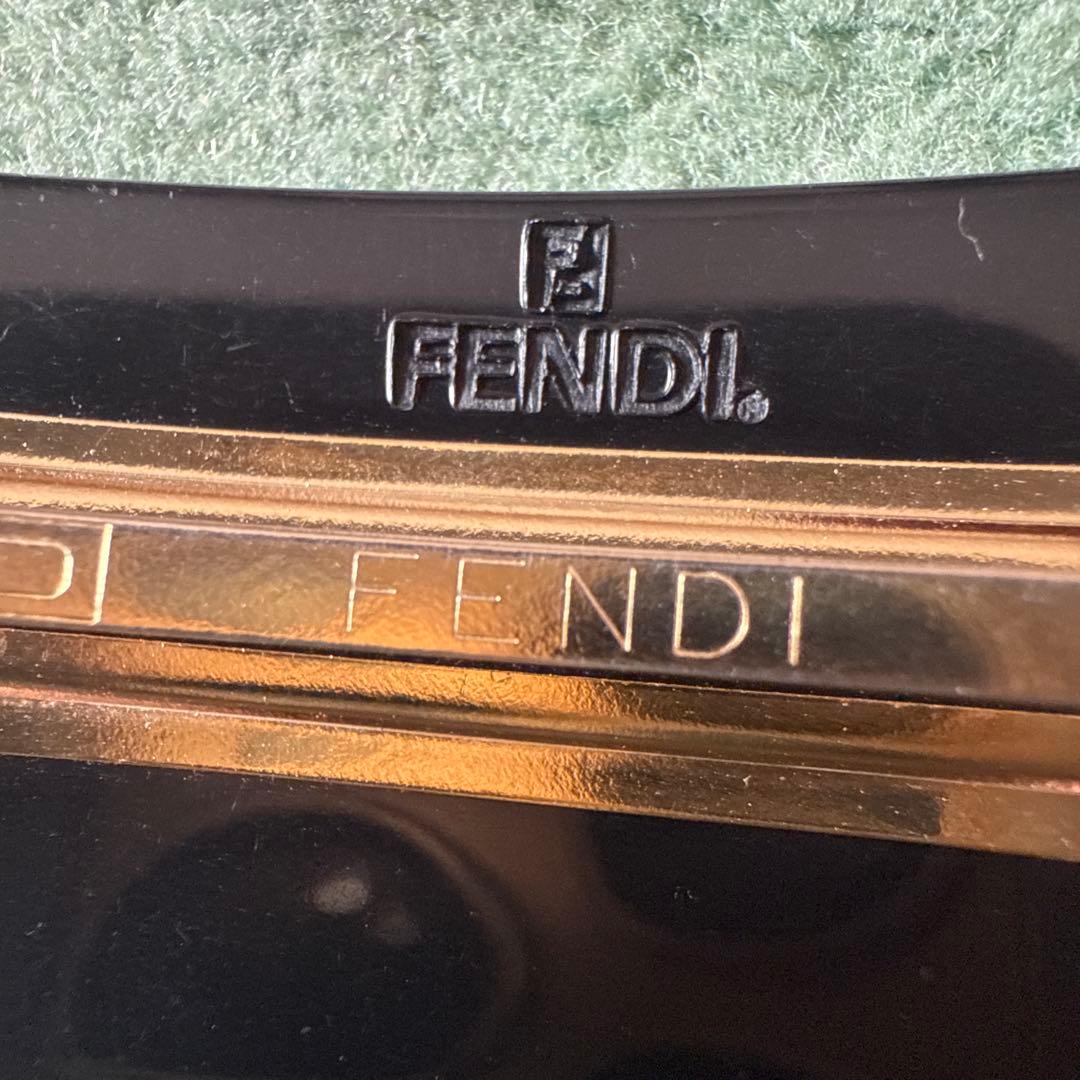 希少　FENDI ロゴバレッタ