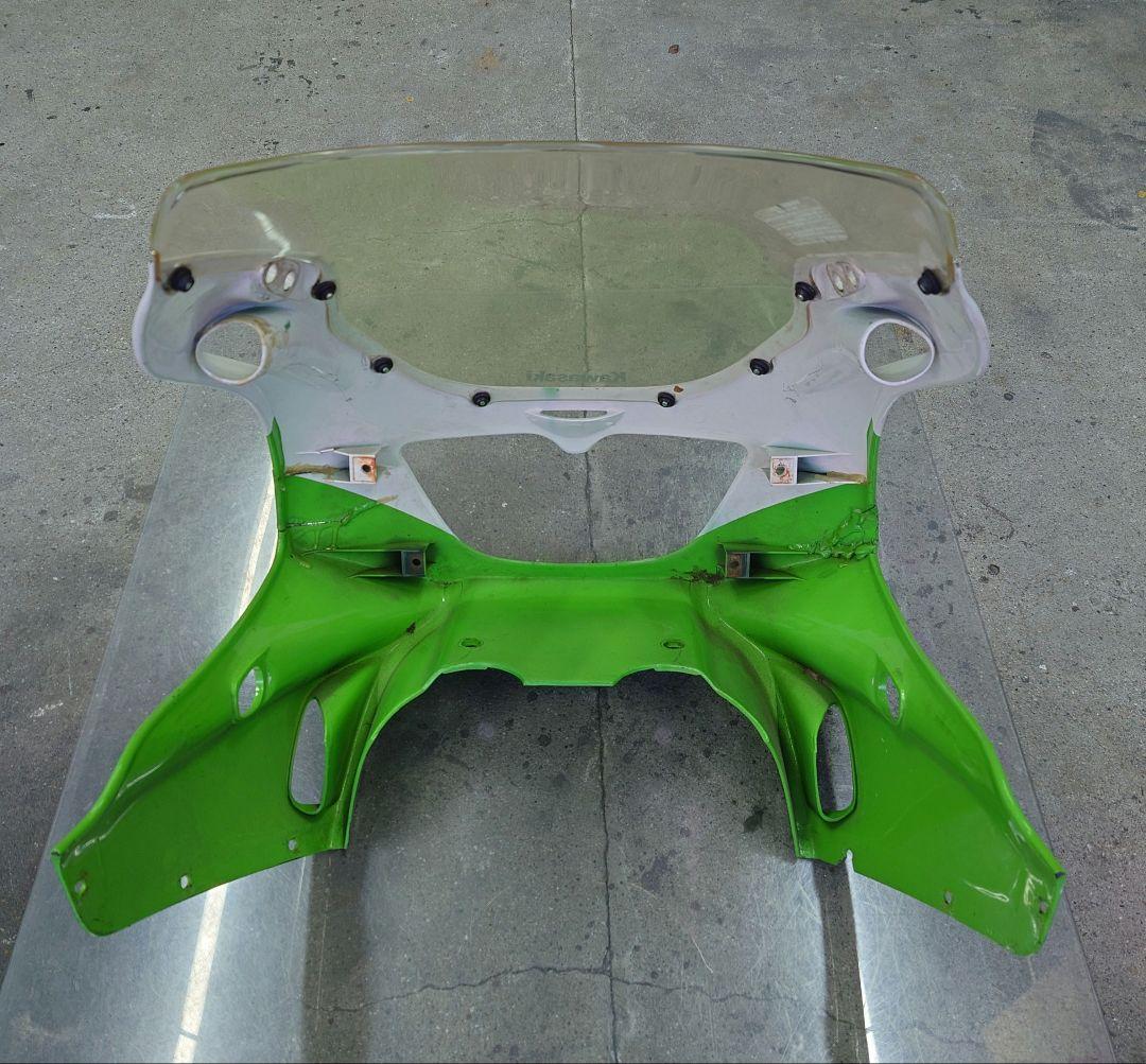 グリン様　ZXR250　フロントカウル　スクリーン付き　ブーメラン