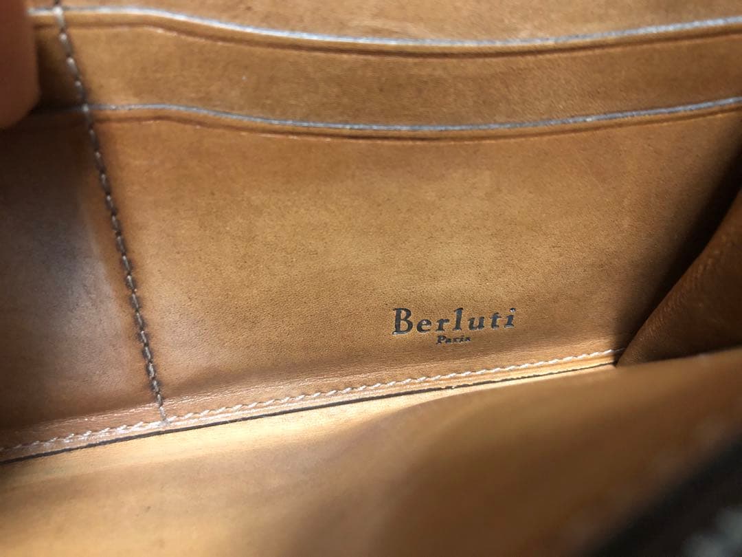 ☆美品☆ベルルッティ イタウバ　長財布　ダークグリーン　ゴールデンパティーヌ